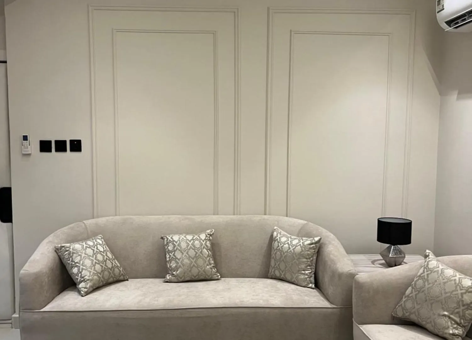 An Elegant One Bedroom Apartment In Alaqeeq Self Entry 5 Minutes To Boulevard Riyadh Season شقة أنيقة غرفة وصالة في العقيق 5 دقايق من البوليڤارد contacts
